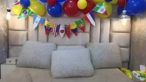 LadyMiaX online show from June 25, 2026, 5:12 am