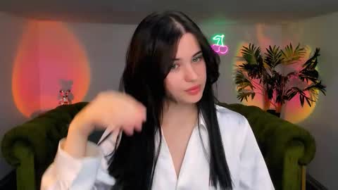 Amelia online show from September 9, 2025, 8:58 am