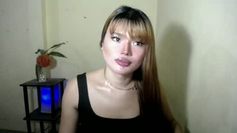 Snapshot of ladyofyou_dreamxoxo chatting on June 14, 2026, 9:00 am LILY online show from June 14, 2026, 9:00 am