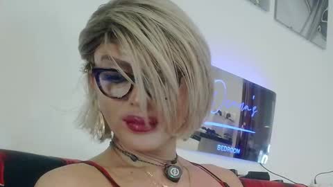 Oxana online show from May 10, 2026, 8:03 pm
