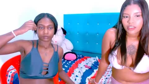 Snapshot of ladypussy69779756 chatting on December 22, 2024, 11:41 pm laura online show from December 22, 2024, 11:41 pm