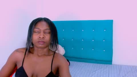 Snapshot of ladypussy69779756 chatting on January 4, 2025, 3:49 pm laura online show from January 4, 2025, 3:49 pm