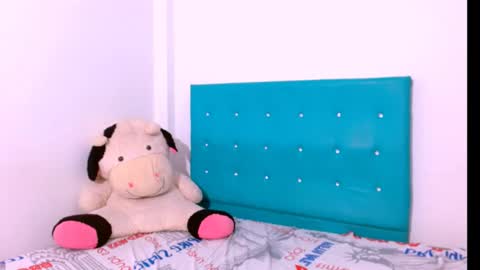 Snapshot of ladypussy69779756 chatting on January 18, 2025, 5:20 am laura online show from January 18, 2025, 5:20 am