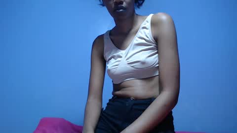 ladyqeeen online show from February 17, 2025, 11:23 am