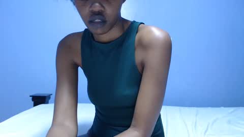 ladyqeeen online show from February 18, 2025, 10:36 pm