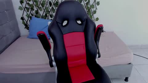 Snapshot of ladysexy_hot19 chatting on December 19, 2024, 2:23 am Ladysexy hot19  online show from December 19, 2024, 2:23 am