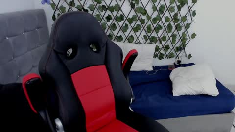 Snapshot of ladysexy_hot19 chatting on January 24, 2025, 8:02 am Ladysexy hot19  online show from January 24, 2025, 8:02 am