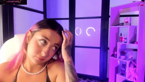 Lady  online show from December 6, 2024, 11:25 pm