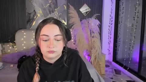 Lady  online show from February 19, 2026, 5:03 am