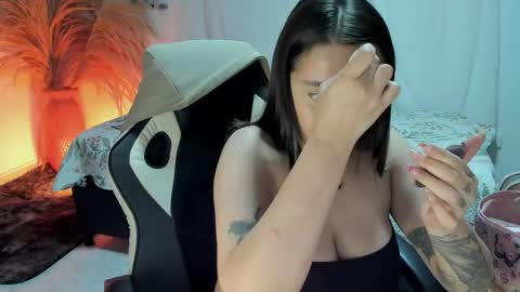 Lady  online show from May 6, 2026, 4:08 am