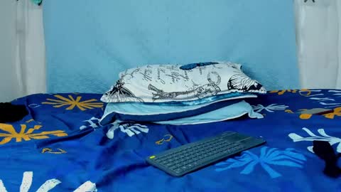 laelvira_ online show from February 6, 2025, 7:56 am