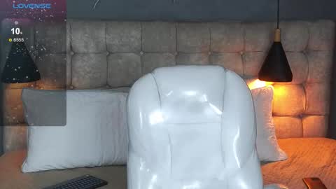    online show from December 18, 2025, 11:11 pm