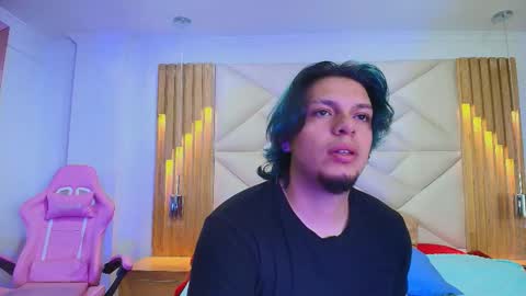 Snapshot of laia_and_damian chatting on October 9, 2025, 7:45 pm laia_and_damian online show from October 9, 2025, 7:45 pm