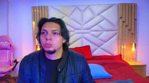 Snapshot of laia_and_damian chatting on October 14, 2025, 7:36 pm laia_and_damian online show from October 14, 2025, 7:36 pm