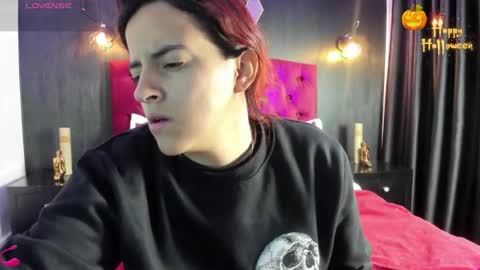 Laia  online show from November 1, 2025, 11:56 am