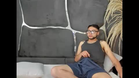 lailaandoliver online show from December 16, 2025, 1:16 pm