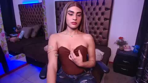 Camila online show from May 12, 2026, 2:30 am
