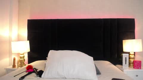 Snapshot of lailastilwills chatting on April 7, 2026, 4:46 am Laila Stilwills online show from April 7, 2026, 4:46 am