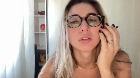 Snapshot of lailayourangel chatting on January 9, 2026, 12:41 pm lailayourangel online show from January 9, 2026, 12:41 pm