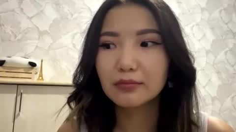 Luna online show from September 9, 2025, 3:33 pm