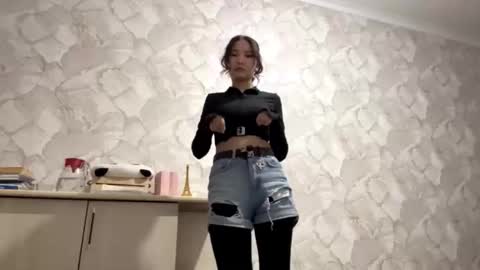 Snapshot of lakeishatimber chatting on September 22, 2025, 3:14 pm Luna online show from September 22, 2025, 3:14 pm