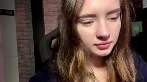 Snapshot of lakeishatimber chatting on October 27, 2025, 5:33 am Luna online show from October 27, 2025, 5:33 am