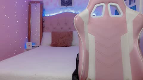 lala Moon online show from January 18, 2026, 11:25 am