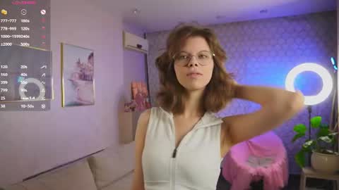 Julia online show from July 17, 2026, 8:14 pm