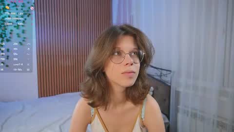 Julia online show from August 2, 2026, 8:07 pm
