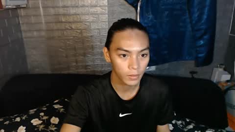 lalakinghugecock_2 online show from January 9, 2025, 2:54 am