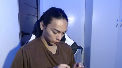 lalakinghugecock_2 online show from September 19, 2025, 5:13 pm