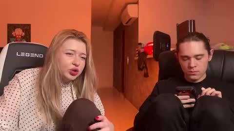 lale_doll online show from March 12, 2026, 7:09 pm