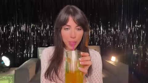 Ellina online show from September 19, 2025, 9:04 pm