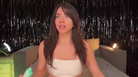 Ellina online show from January 5, 2026, 6:55 pm