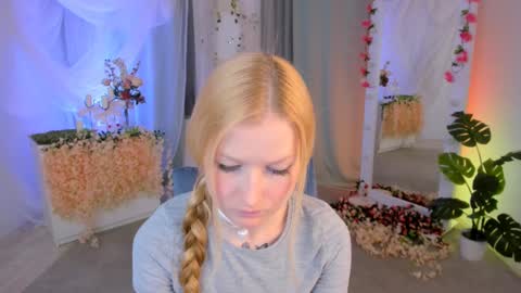 Laly online show from February 10, 2025, 5:09 pm