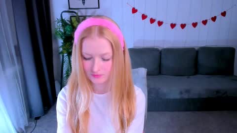Laly online show from February 19, 2025, 2:23 pm