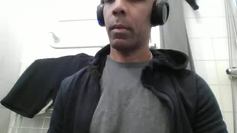 lamanta72 online show from February 25, 2026, 7:29 am