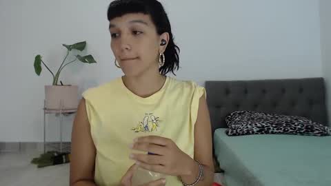 Snapshot of lamorarebelde chatting on December 13, 2024, 2:32 am J e n a All Days UTC -5 2030 online show from December 13, 2024, 2:32 am