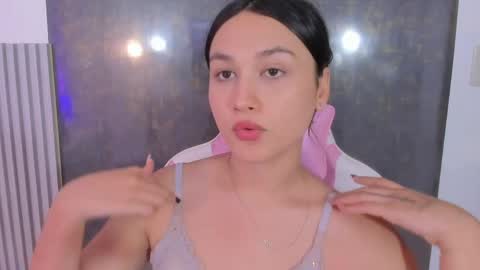 Lana online show from April 24, 2026, 8:33 pm