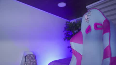 Lana online show from February 3, 2026, 12:31 am