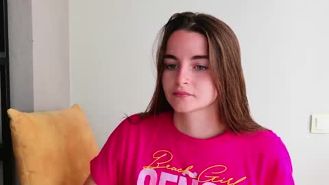 Snapshot of lana_gl chatting on June 22, 2026, 9:28 am lana_gl online show from June 22, 2026, 9:28 am