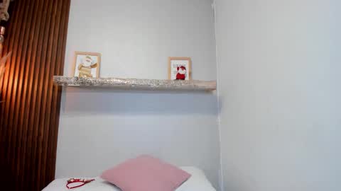 Lana     igauroraaaaaaaaa 1 online show from December 20, 2025, 12:51 am