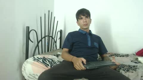 lana_robertt online show from May 4, 2026, 6:53 am