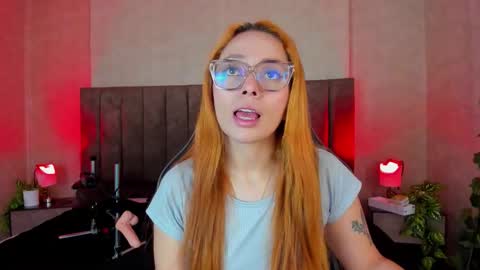 Snapshot of lanaamills chatting on October 19, 2025, 5:08 am Lana online show from October 19, 2025, 5:08 am