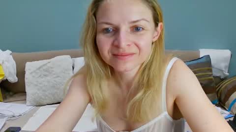 Snapshot of lanaangeldream chatting on September 14, 2025, 12:26 pm Lana online show from September 14, 2025, 12:26 pm