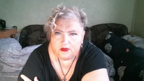 lanacat555 online show from December 4, 2025, 8:34 am