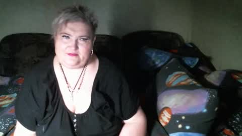 lanacat555 online show from April 12, 2026, 1:43 am