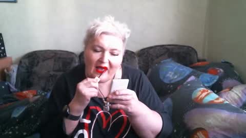 lanacat555 online show from April 30, 2026, 7:47 am