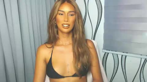 Snapshot of lanadel_hilton chatting on January 26, 2025, 3:06 am Lana online show from January 26, 2025, 3:06 am