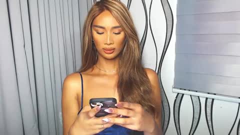 Snapshot of lanadel_hilton chatting on February 4, 2025, 1:56 am Lana online show from February 4, 2025, 1:56 am